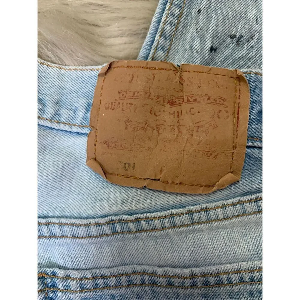 VTG Levis 501 Jeans Lightwash Blue 90s Button Fly Straight Leg Jeans